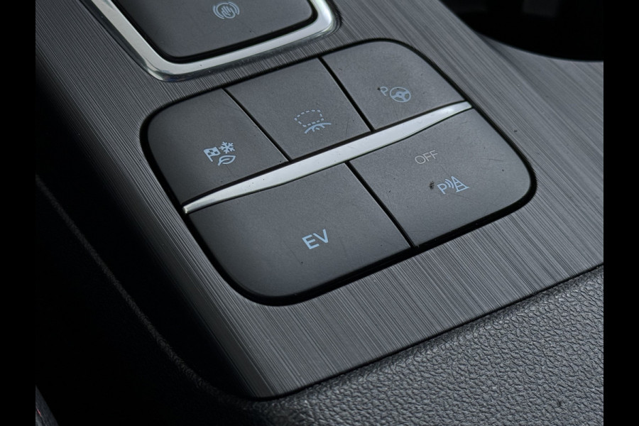 Ford Kuga 2.5 Hybrid PHEV ST-Line X Trekhaak Navi Head-Up Display Adap.Cruise Ecc Camera Stoel+Achterbankverwarming Apple Carplay Android  Privacy Glas Winterpakket Elek.Achterklep Led Virtual Cockpit Dodehoek-assistent 1.500KG Trekgewicht 1e Eigenaar Dealeronderhouden