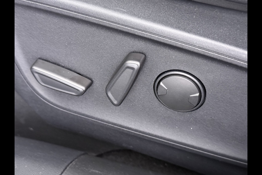 Ford Kuga 2.5 Hybrid PHEV ST-Line X Trekhaak Navi Head-Up Display Adap.Cruise Ecc Camera Stoel+Achterbankverwarming Apple Carplay Android  Privacy Glas Winterpakket Elek.Achterklep Led Virtual Cockpit Dodehoek-assistent 1.500KG Trekgewicht 1e Eigenaar Dealeronderhouden