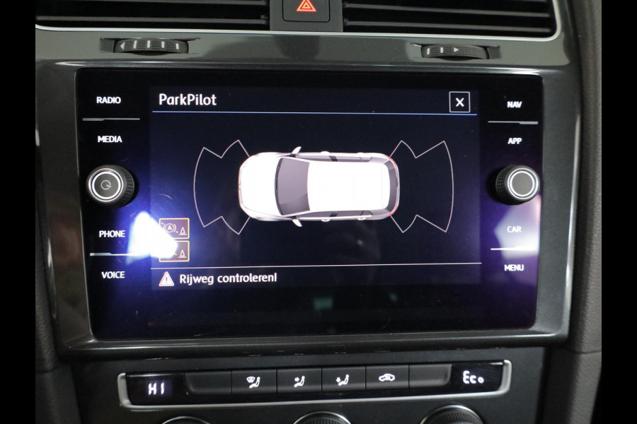 Volkswagen e-Golf E-DITION 136 pk | Navigatie | Parkeersensoren | Adaptieve cruise control | LED koplampen | Apple Carplay/Android Auto |