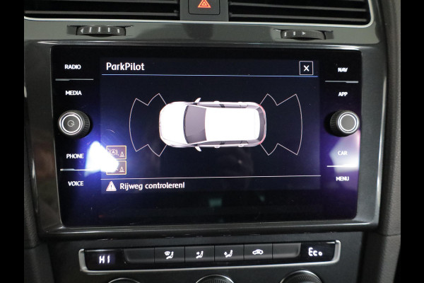 Volkswagen e-Golf E-DITION 136 pk | Navigatie | Parkeersensoren | Adaptieve cruise control | LED koplampen | Apple Carplay/Android Auto |