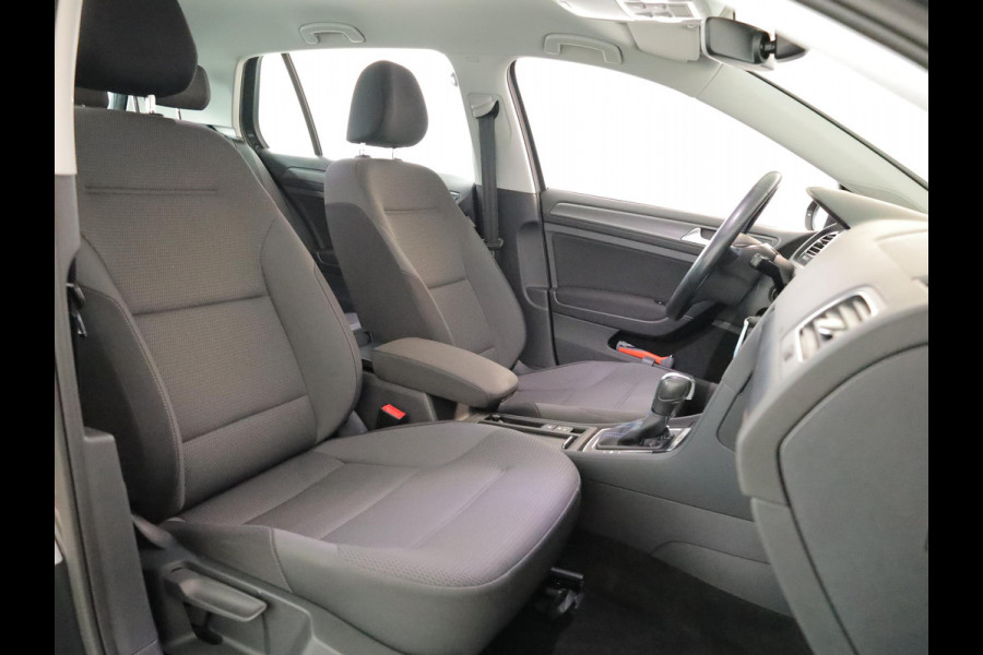 Volkswagen e-Golf E-DITION 136 pk | Navigatie | Parkeersensoren | Adaptieve cruise control | LED koplampen | Apple Carplay/Android Auto |