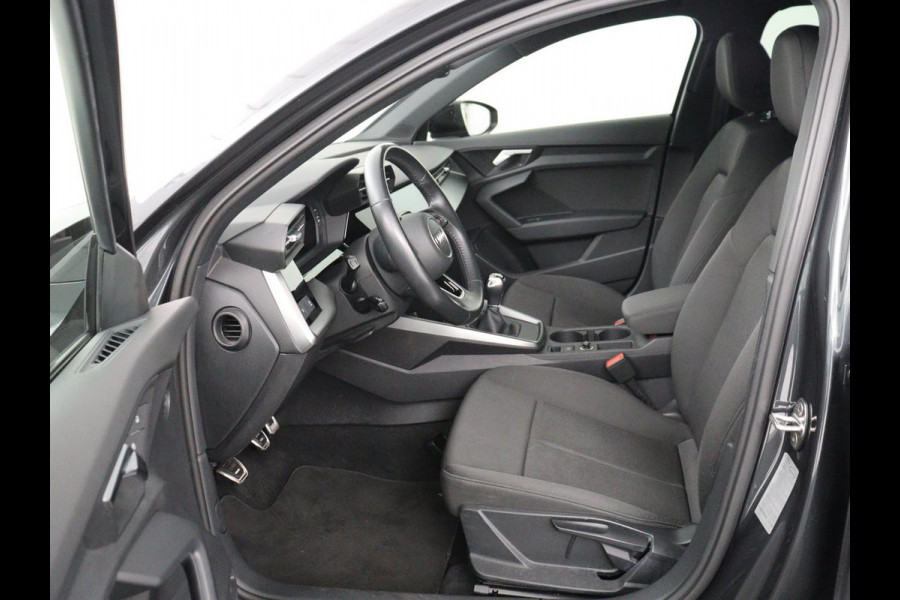 Audi A3 35 TFSI Pro Line | Carplay | Adaptive cruise | Virtual Cockpit | Navigatie | Full LED | 18'' | Climate control | Parkeerhulp | Bluetooth