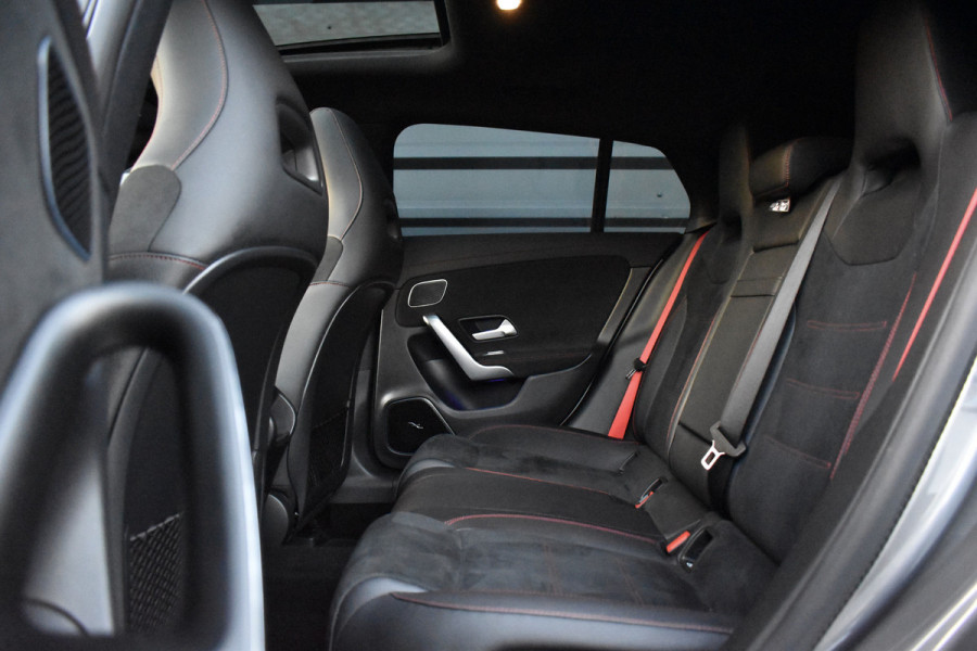 Mercedes-Benz CLA-Klasse AMG 45 S 4MATIC+ 421pk | Pano | ACC | Burmester | 360 Camera | Multibeam LED | AMG Night Pack |