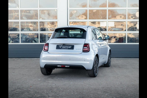 Fiat 500 Hybrid Collezione | Clima | LED | PDC | JBL Premium Audio | 17" | Camera | BSM | Canneloni Ivory/Piombo interieur