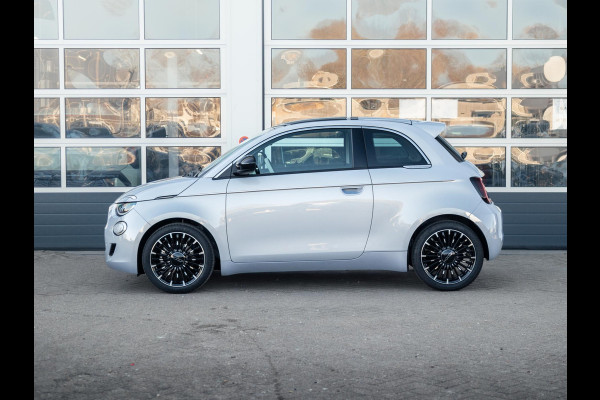 Fiat 500 Hybrid Collezione | Clima | LED | PDC | JBL Premium Audio | 17" | Camera | BSM | Canneloni Ivory/Piombo interieur