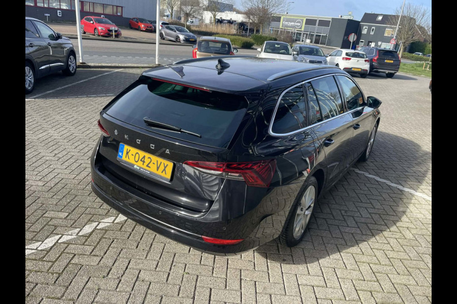 Škoda Octavia Combi 1.0 TSI Business Edition Plus / leer / camera / stoelverwarming