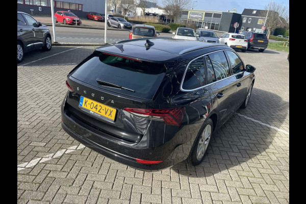 Škoda Octavia Combi 1.0 TSI Business Edition Plus / leer / camera / stoelverwarming