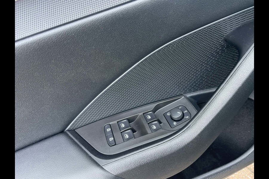 Škoda Octavia Combi 1.0 TSI Business Edition Plus / leer / camera / stoelverwarming