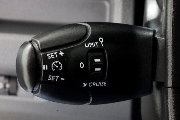 Citroën ë-Jumpy L2H1 Club 75 kWh 100% Elektrisch WLTP Range 314km Airco/Trekhaak 01-2021