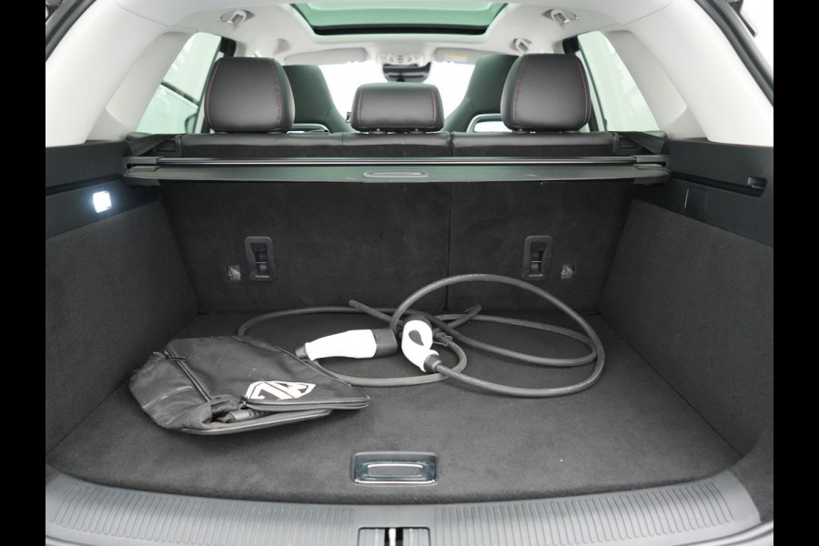 MG EHS 1.5 TGDI Luxury PHEV 258pk Dealer O.H | Panodak | Adaptive Cruise | 360 Camera | Sfeerverlichting | Lederen Sportstoelen Verwarmd | Apple Carplay | Keyless | LED Koplampen | Virtual | Navigatie | DAB | Plug In Hybrid |