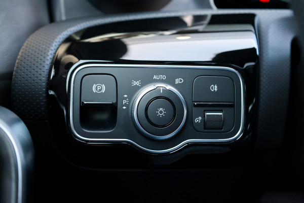 Mercedes-Benz A-Klasse 250 e Business Solution AMG Limited | NAP | PANO | 2X MEMORY | AMG | SFEER | KEYLESS