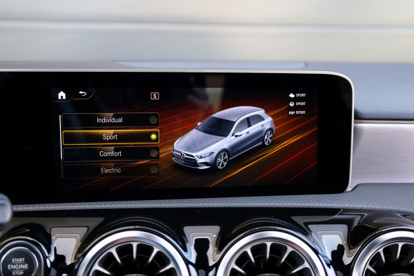 Mercedes-Benz A-Klasse 250 e Business Solution AMG Limited | NAP | PANO | 2X MEMORY | AMG | SFEER | KEYLESS