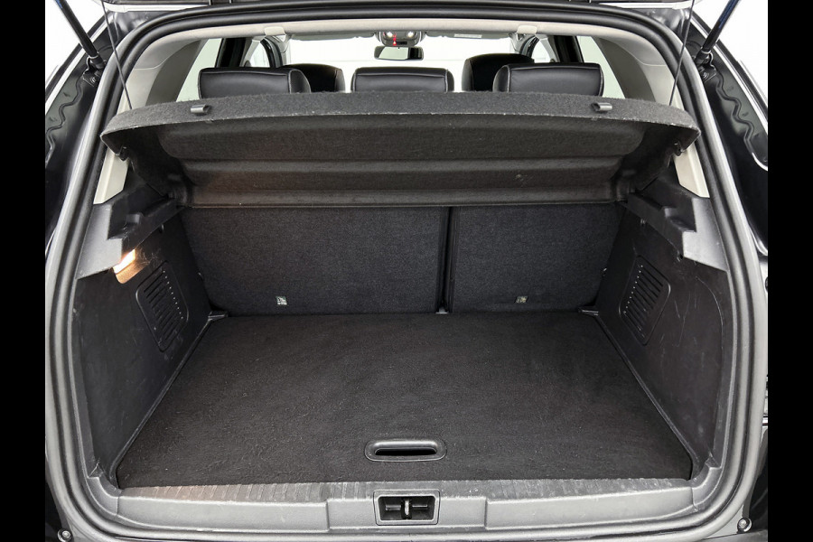 Renault Captur 1.3 TCe Intens(Goed OnderH, Camera, Automaat, Parkeersensoren, Navi, Climate Con, Bluetooth, Etc)