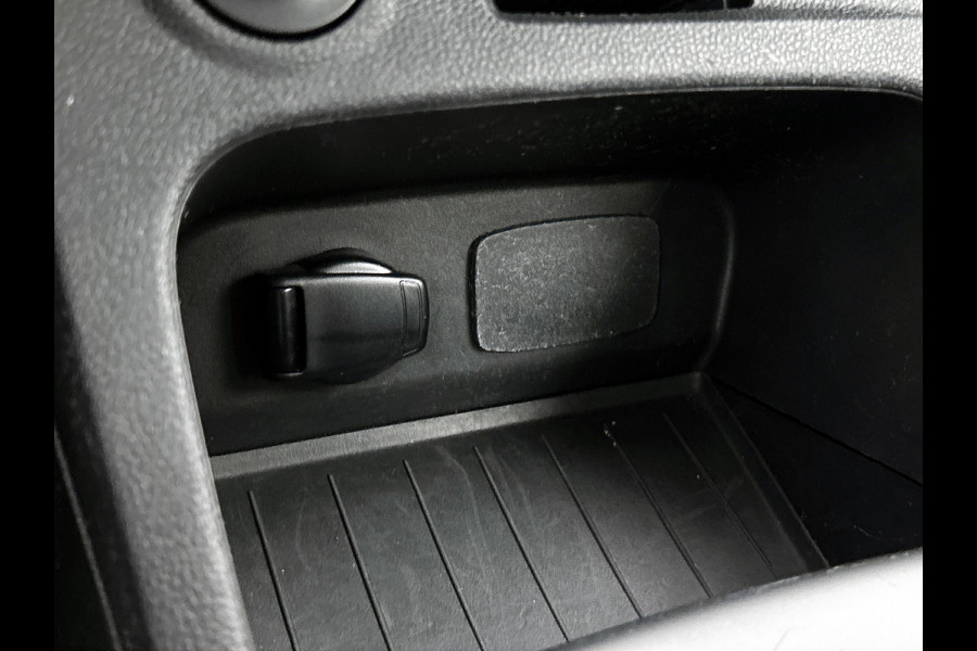 Renault Captur 1.3 TCe Intens(Goed OnderH, Camera, Automaat, Parkeersensoren, Navi, Climate Con, Bluetooth, Etc)