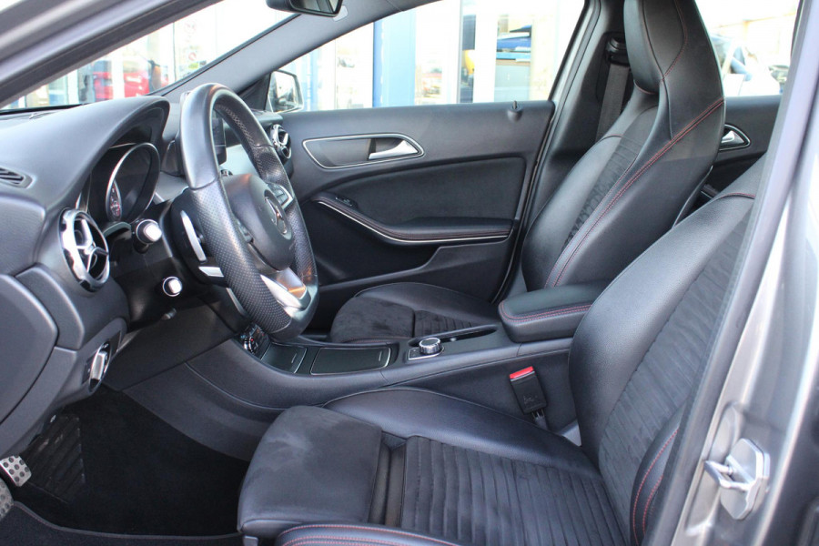 Mercedes-Benz GLA 180 Business | Afneembare Trekhaak | AMG Line Velgen | Stoelverwarming | Sportstoelen Alcantara | Camera |