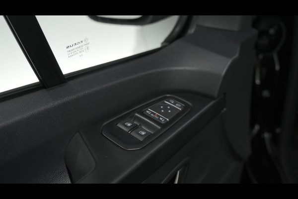 Renault Trafic 2.0 Blue dCi EDC 170 T29 L2H1 Extra DC | 6 Zitplaatsen | Camera | Navigatie | Climate Control | Dubbele Cabine