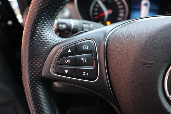Mercedes-Benz V-Klasse 220d Lang DC | AMG | 360 Camera | CarPlay | Bi-Xenon | Lederen bekleding | Facelift model | Navigatie | 19'' AMG Velgen | Stoelverwarming | Kenwood Sound | DAB | Elek achterklep | Carbon afwerking | Sportonderstel | Dubbel cabine | Dealer onderhouden