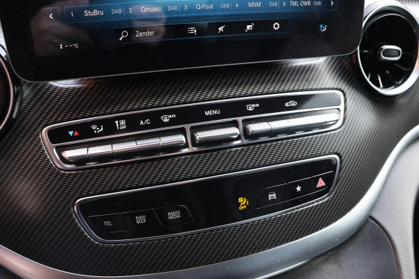 Mercedes-Benz V-Klasse 220d Lang DC | AMG | 360 Camera | CarPlay | Bi-Xenon | Lederen bekleding | Facelift model | Navigatie | 19'' AMG Velgen | Stoelverwarming | Kenwood Sound | DAB | Elek achterklep | Carbon afwerking | Sportonderstel | Dubbel cabine | Dealer onderhouden