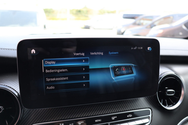 Mercedes-Benz V-Klasse 220d Lang DC | AMG | 360 Camera | CarPlay | Bi-Xenon | Lederen bekleding | Facelift model | Navigatie | 19'' AMG Velgen | Stoelverwarming | Kenwood Sound | DAB | Elek achterklep | Carbon afwerking | Sportonderstel | Dubbel cabine | Dealer onderhouden