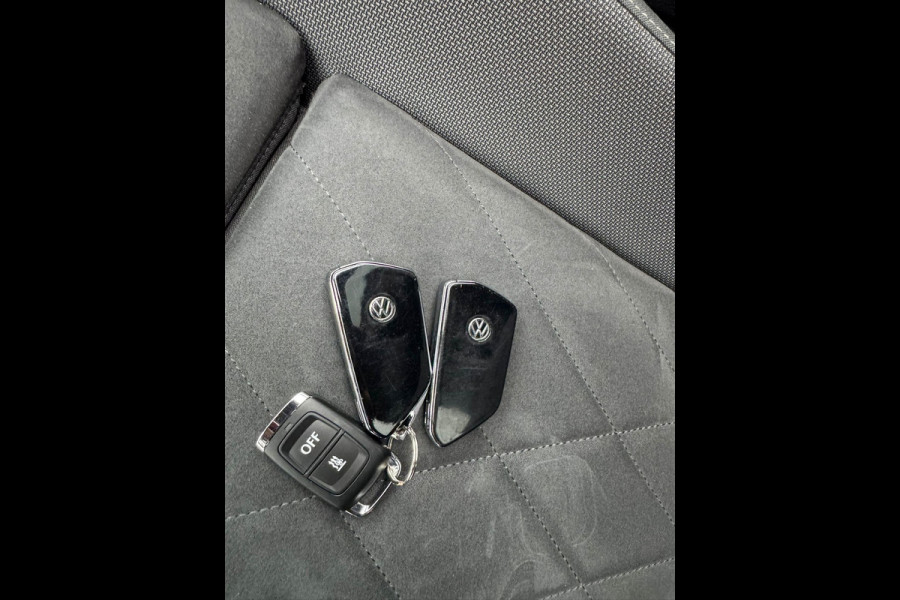 Volkswagen Golf 2.0 TDI | PANO | TREKHAAK | CAMERA | MEMORY SEATS | CARPLAY | IQ DRIVE