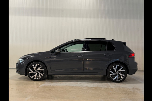 Volkswagen Golf 2.0 TDI | PANO | TREKHAAK | CAMERA | MEMORY SEATS | CARPLAY | IQ DRIVE