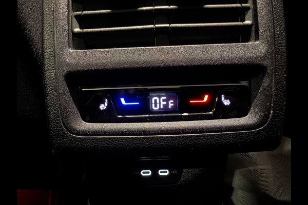 Volkswagen Golf 2.0 TDI | PANO | TREKHAAK | CAMERA | MEMORY SEATS | CARPLAY | IQ DRIVE