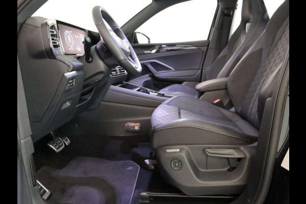 Volkswagen Tiguan 1.5 eHybrid R-Line Edition 204 pk Automaat (DSG) | Verlengde garantie | Navigatie | Panoramadak | Trekhaak (wegklapbaar) | Parkeersensoren (Park assist) | Rondomzicht camera | Stoelverwarming v/a | R-Line |