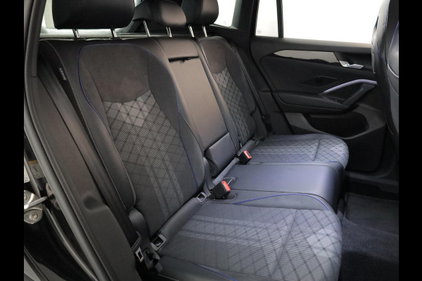 Volkswagen Tiguan 1.5 eHybrid R-Line Edition 204 pk Automaat (DSG) | Verlengde garantie | Navigatie | Panoramadak | Trekhaak (wegklapbaar) | Parkeersensoren (Park assist) | Rondomzicht camera | Stoelverwarming v/a | R-Line |