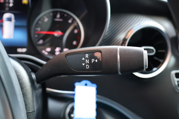 Mercedes-Benz V-Klasse 220d Lang DC | AMG | 360 Camera | CarPlay | Bi-Xenon | Lederen bekleding | Facelift model | Navigatie | 19'' AMG Velgen | Stoelverwarming | Kenwood Sound | DAB | Elek achterklep | Carbon afwerking | Sportonderstel | Dubbel cabine | Dealer onderhouden