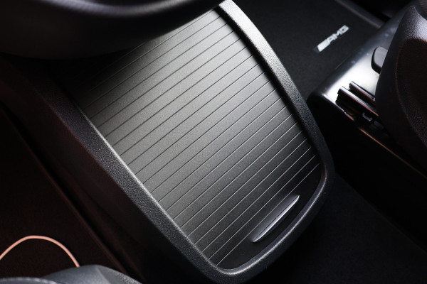 Mercedes-Benz V-Klasse 220d Lang DC | AMG | 360 Camera | CarPlay | Bi-Xenon | Lederen bekleding | Facelift model | Navigatie | 19'' AMG Velgen | Stoelverwarming | Kenwood Sound | DAB | Elek achterklep | Carbon afwerking | Sportonderstel | Dubbel cabine | Dealer onderhouden