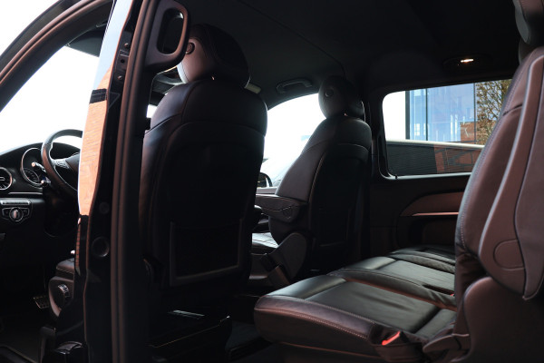 Mercedes-Benz V-Klasse 220d Lang DC | AMG | 360 Camera | CarPlay | Bi-Xenon | Lederen bekleding | Facelift model | Navigatie | 19'' AMG Velgen | Stoelverwarming | Kenwood Sound | DAB | Elek achterklep | Carbon afwerking | Sportonderstel | Dubbel cabine | Dealer onderhouden