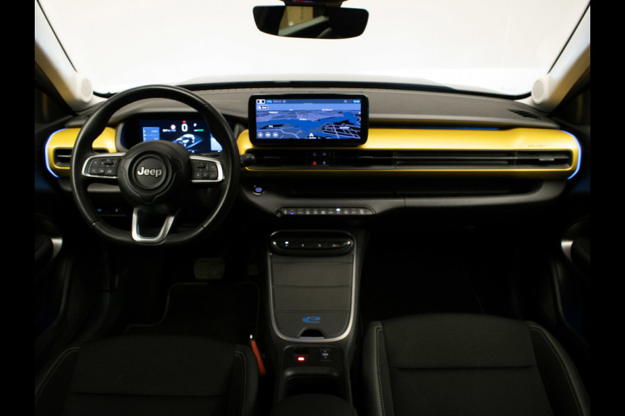 Jeep Avenger Avenger 54 kWh (APPLE CARPLAY,NAVI,CAMERA,PDC,SPORTSTOELEN,ACC,LM VELGEN,NETTESTAAT)
