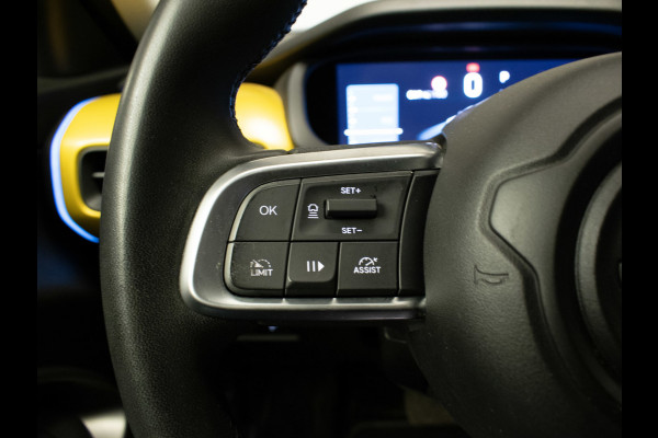 Jeep Avenger Avenger 54 kWh (APPLE CARPLAY,NAVI,CAMERA,PDC,SPORTSTOELEN,ACC,LM VELGEN,NETTESTAAT)