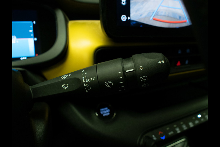 Jeep Avenger Avenger 54 kWh (APPLE CARPLAY,NAVI,CAMERA,PDC,SPORTSTOELEN,ACC,LM VELGEN,NETTESTAAT)