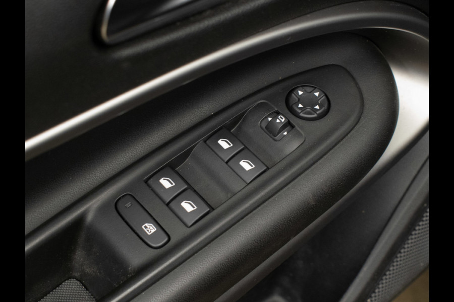 Jeep Avenger Avenger 54 kWh (APPLE CARPLAY,NAVI,CAMERA,PDC,SPORTSTOELEN,ACC,LM VELGEN,NETTESTAAT)