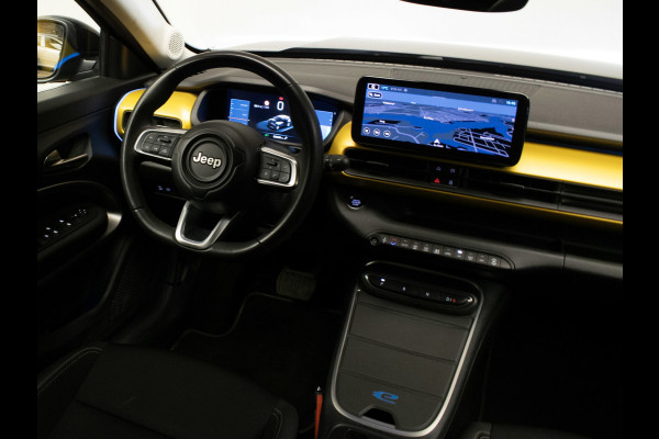 Jeep Avenger Avenger 54 kWh (APPLE CARPLAY,NAVI,CAMERA,PDC,SPORTSTOELEN,ACC,LM VELGEN,NETTESTAAT)