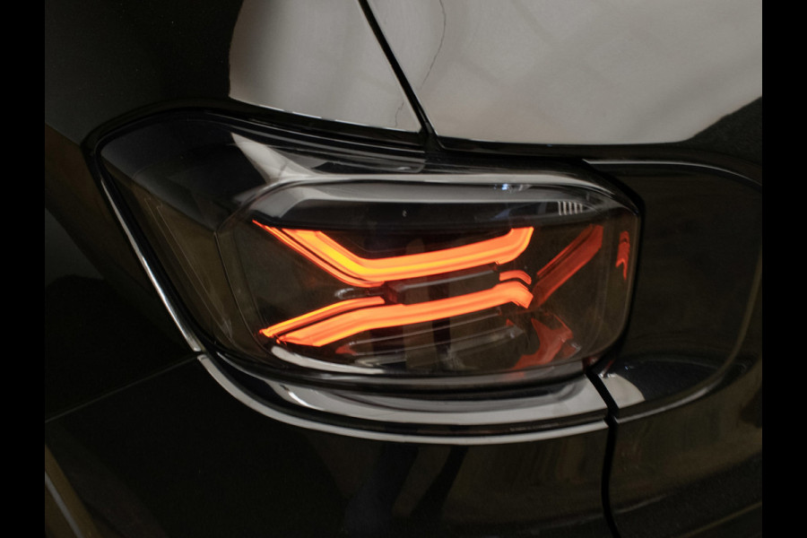 Jeep Avenger Avenger 54 kWh (APPLE CARPLAY,NAVI,CAMERA,PDC,SPORTSTOELEN,ACC,LM VELGEN,NETTESTAAT)