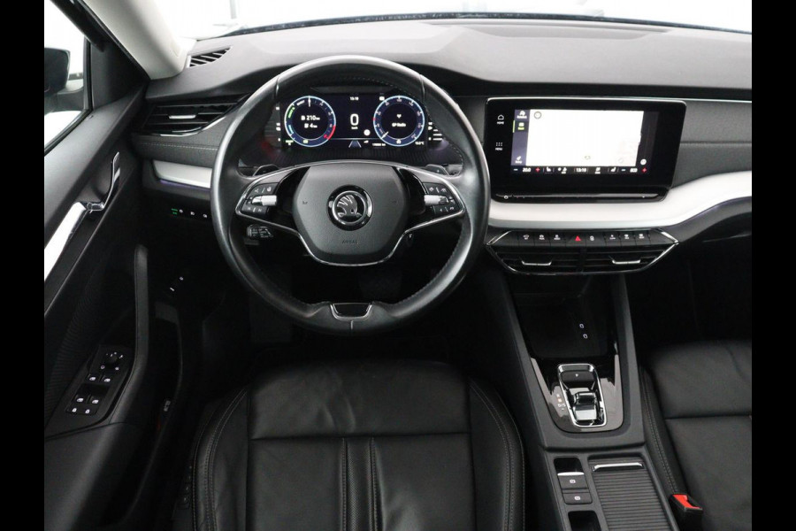 Škoda Octavia 1.4 TSI iV PHEV Business Edition Plus | Leder | Trekhaak | Stoelverwarming | Adaptive cruise | Camera | Carplay | Memory | Park Assist | Navigatie | Stuurverwarming | Side Assist | Plug In