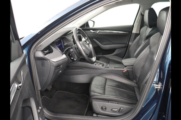 Škoda Octavia 1.4 TSI iV PHEV Business Edition Plus | Leder | Trekhaak | Stoelverwarming | Adaptive cruise | Camera | Carplay | Memory | Park Assist | Navigatie | Stuurverwarming | Side Assist | Plug In