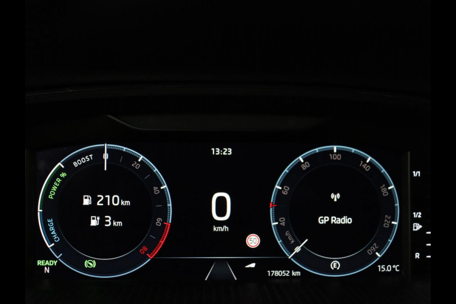 Škoda Octavia 1.4 TSI iV PHEV Business Edition Plus | Leder | Trekhaak | Stoelverwarming | Adaptive cruise | Camera | Carplay | Memory | Park Assist | Navigatie | Stuurverwarming | Side Assist | Plug In