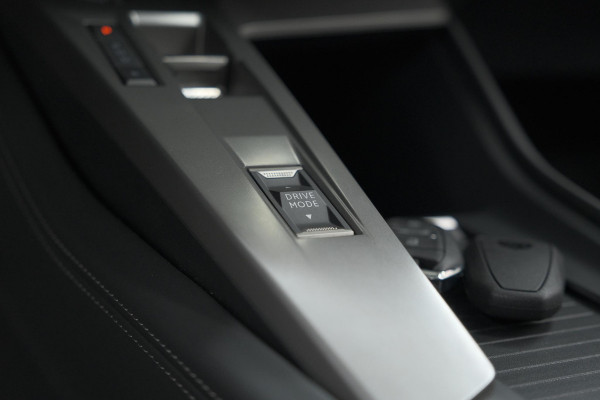 Peugeot 308 SW 1.6 Plug-in Hybrid 180 Allure | 360 Camera | Adaptieve Cruise Control | Navigatie | Apple Carplay