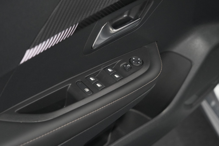 Peugeot 208 PureTech 100 Allure | Apple Carplay | Parkeersensoren | Climate Control