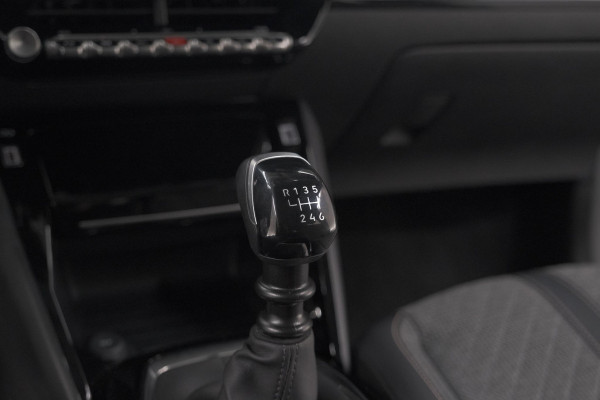 Peugeot 208 PureTech 100 Allure | Apple Carplay | Parkeersensoren | Climate Control
