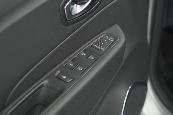 Renault Captur TCe 90 Intens | Trekhaak | AllSeason banden | Navigatie | Parkeersensoren