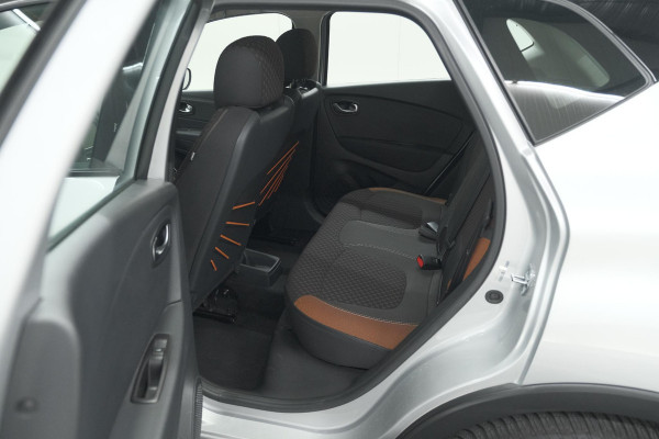 Renault Captur TCe 90 Intens | Trekhaak | AllSeason banden | Navigatie | Parkeersensoren