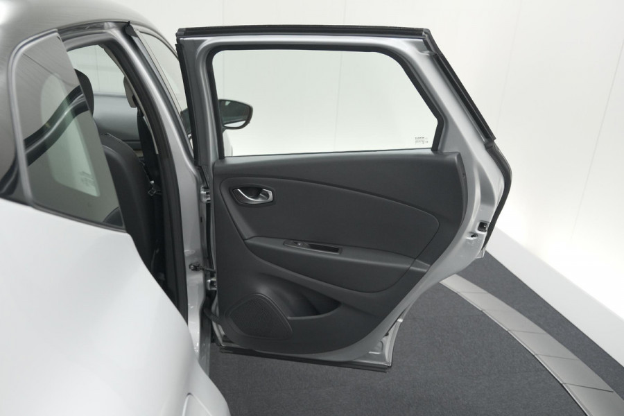 Renault Captur TCe 90 Intens | Trekhaak | AllSeason banden | Navigatie | Parkeersensoren