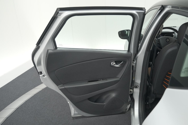 Renault Captur TCe 90 Intens | Trekhaak | AllSeason banden | Navigatie | Parkeersensoren