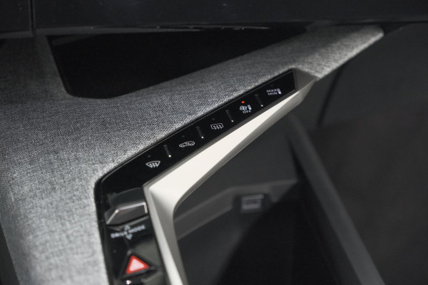 Peugeot 3008 136 Hybrid e-DCS6 Allure | Stoelverwarming | Camera | Apple Carplay
