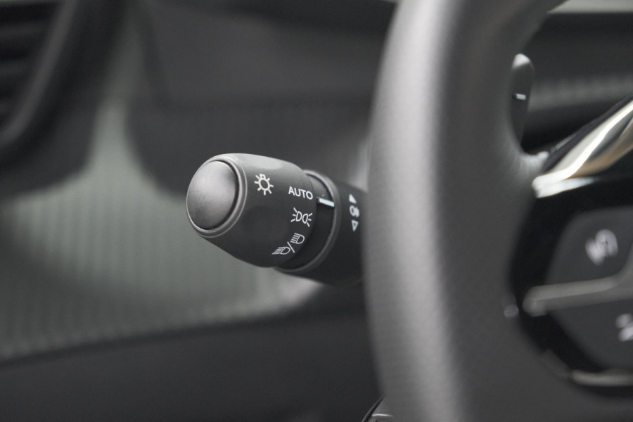 Peugeot 2008 PureTech 130 EAT8 GT | Camera | Parkeersensoren | Apple Carplay