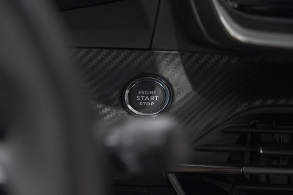Peugeot 2008 PureTech 130 EAT8 GT | Camera | Parkeersensoren | Apple Carplay